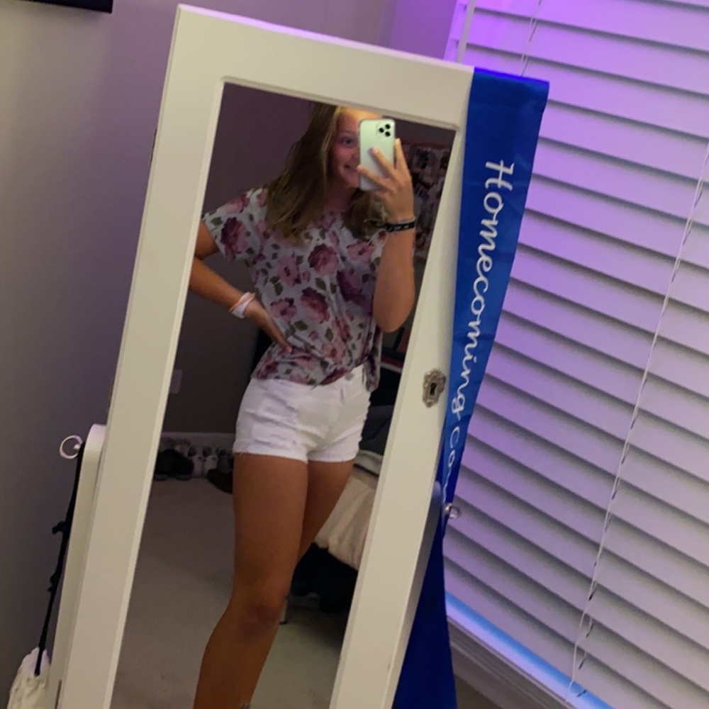 Soft and Sexy grey t shirt w purple/pink florals